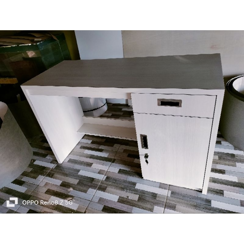 MEJA KERJA MINIMALIS MODERN