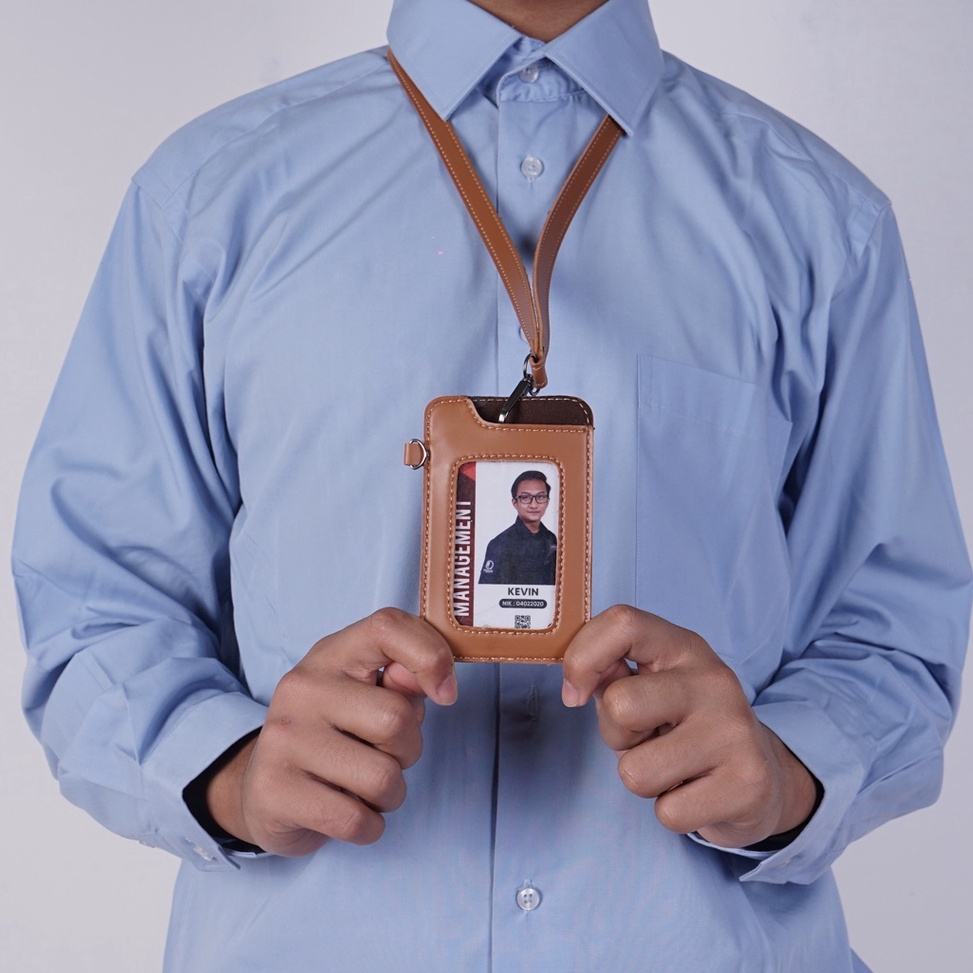 

Update Terjamin ID Card Case id card Holder name tag Terbuat Dari Kulit PU Tali Gantung Kode ENT1