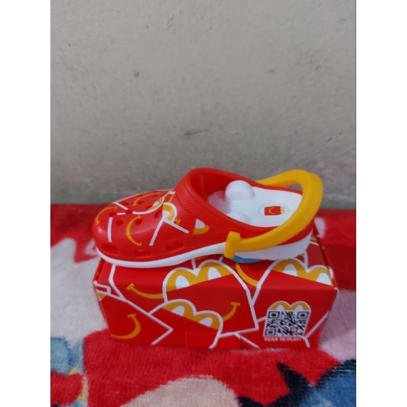 Mainan MCD crocs