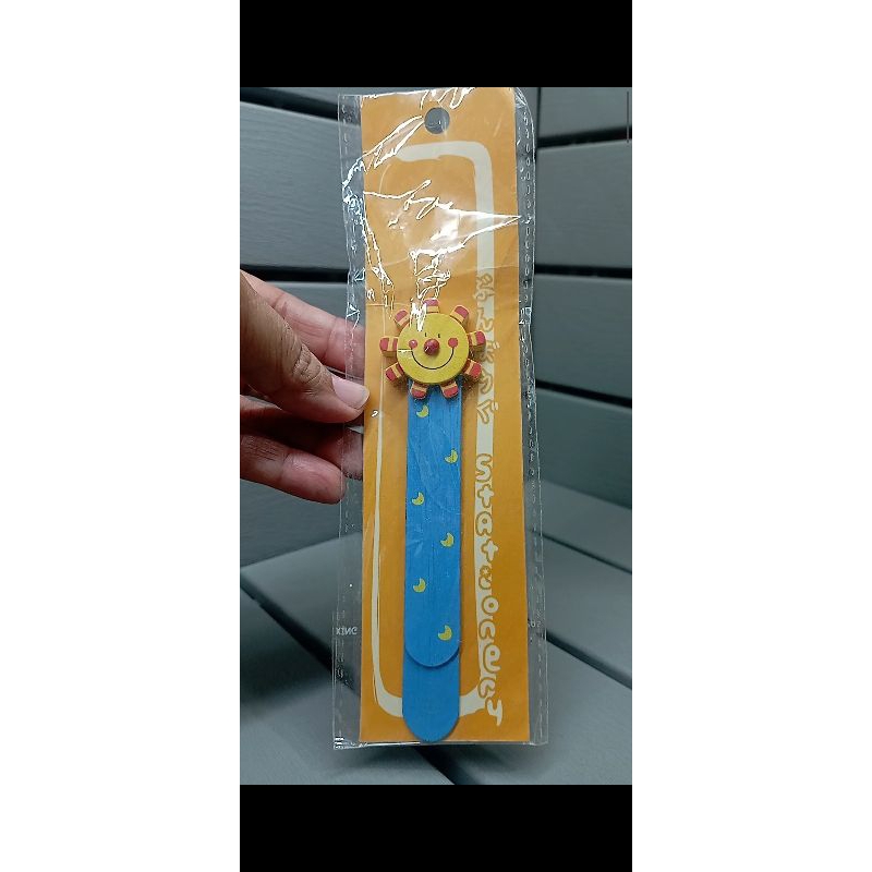 

5rb Wooden Cartoon Bookmarks // Pembatas Buku Kayu