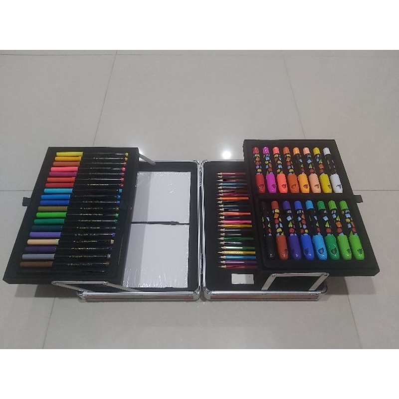 

Deluxe Artist Set EF Crayon set Koper