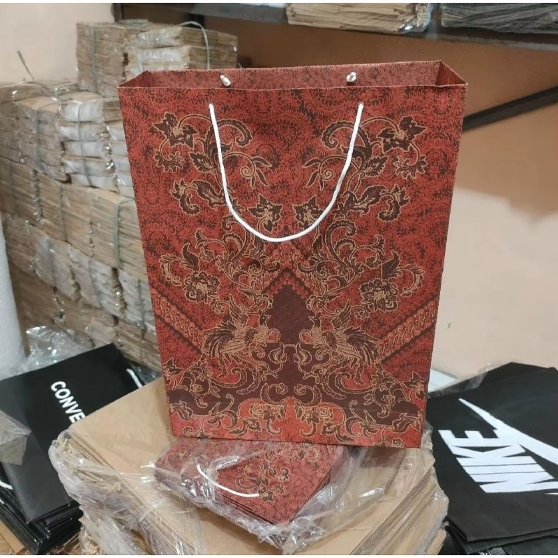 

PAKET HEMAT 50 Pcs Paper Bag Motif Bunga Ukuran 27x21x7