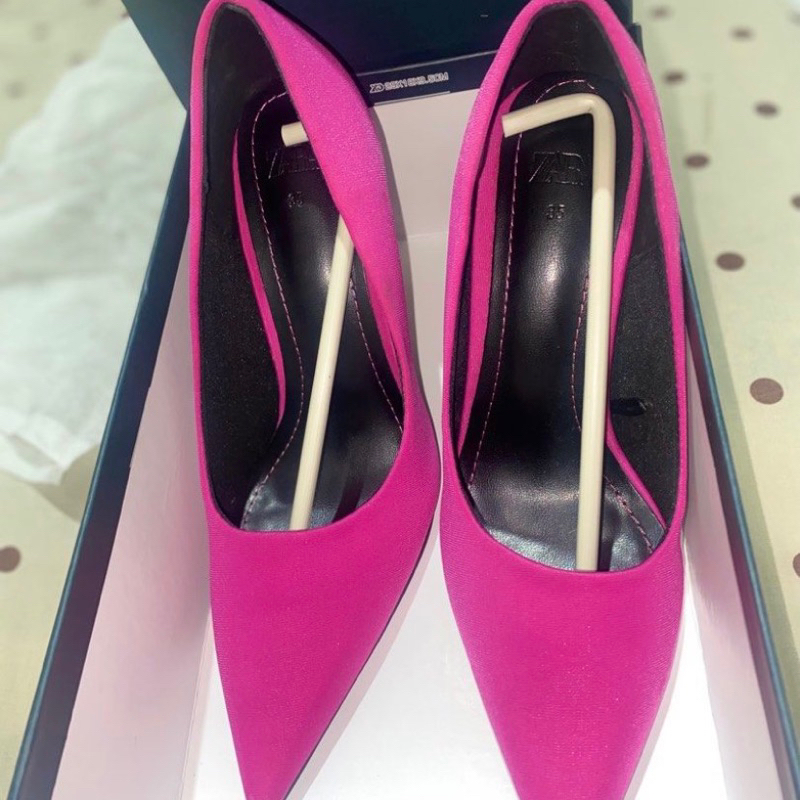 sepatu heels pink zara
