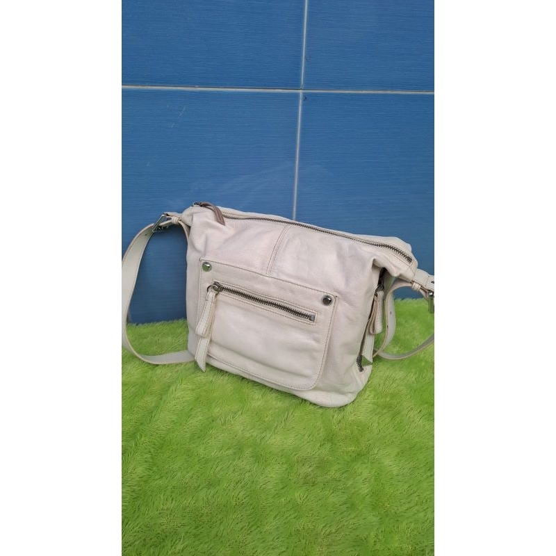 Preloved Slingbag | Tas Selempang Wanita warna Putih