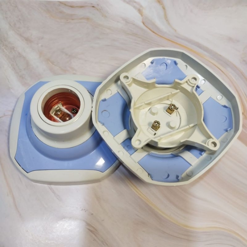 Fiting Lampu Kotak Plafon Tempel Warna Merk Visicom