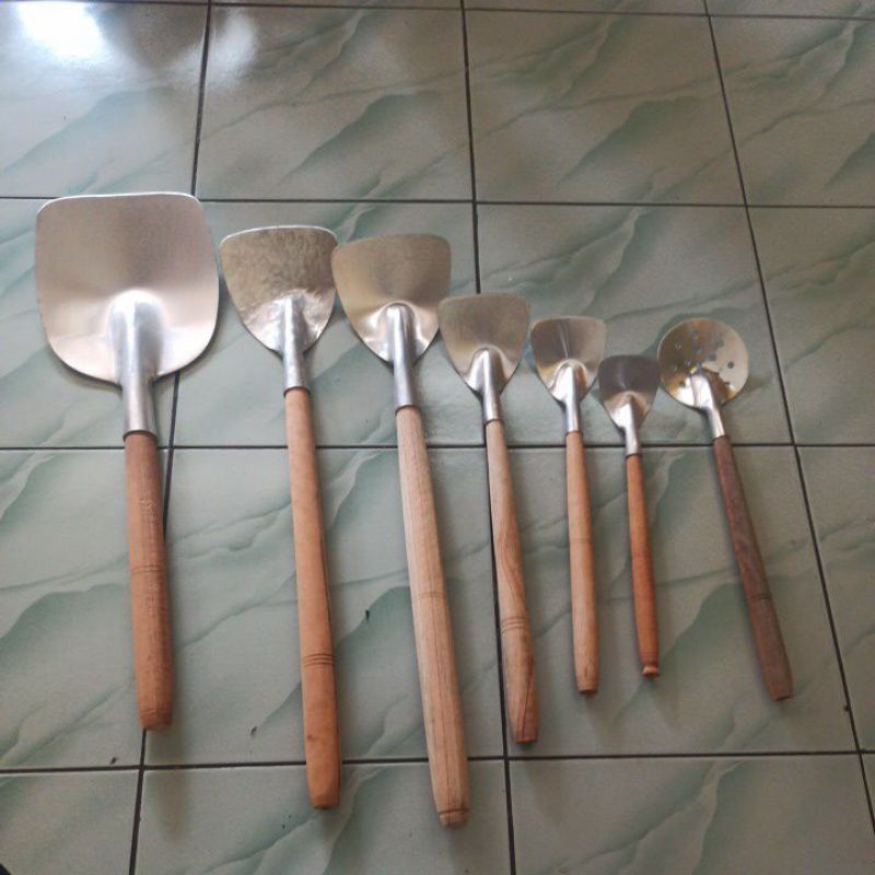 spatula/susuk penggorengan alumunium Tebal