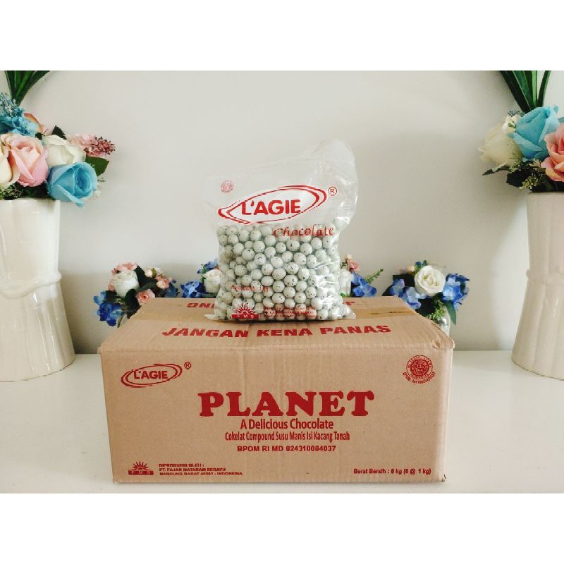 

.kartonan lagie planet isi kacang 6 bungkus @1kg ( ds bgr )