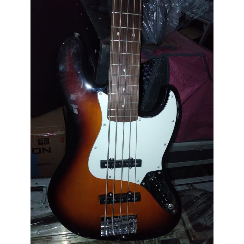 BASS SQUIER AFFINITY JAZZ BASS 5 STRING