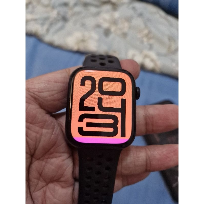 Apple Watch Series 7 45mm Nike edition second