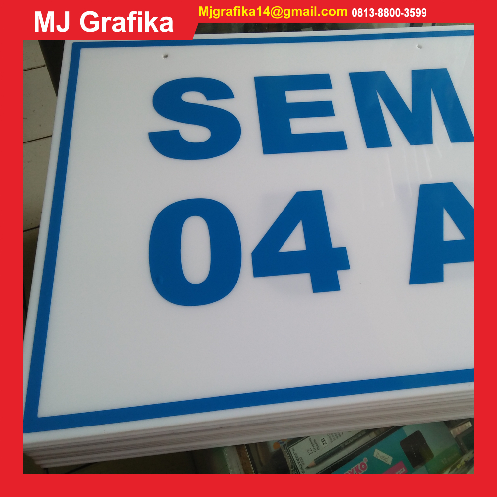 

trelaris PAPAN NAMA ACRYLIK custom kotak