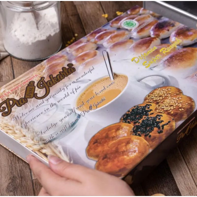 

Pia Just in Jakarta Mix 3 Rasa by Oleh2 Just in Jakarta Enak Gurih Nikmat isi 15 Pcs