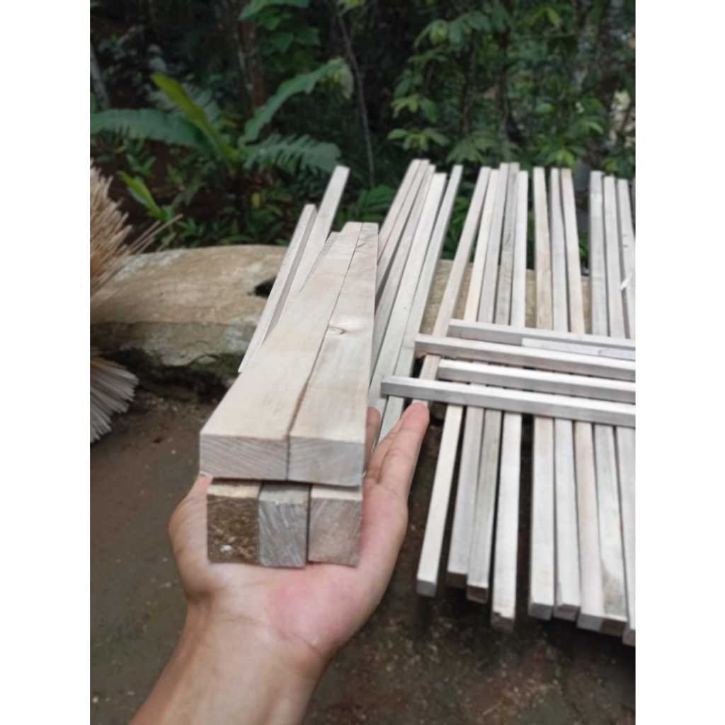 5 batang kayu reng 2x3 list kayu serut halus