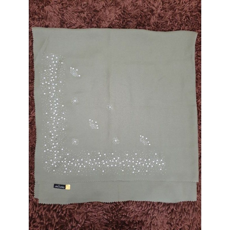 Jilbab Segiempat Hijau Sage Manikmanik