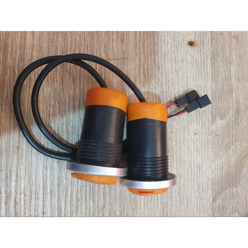 Port USB Motor listrik