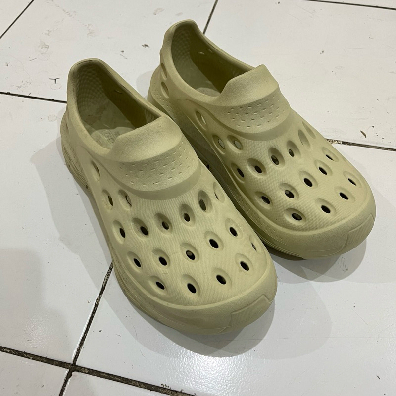 Preloved Sandal Skechers Arch Fit Go Foam 1 111425/PERI