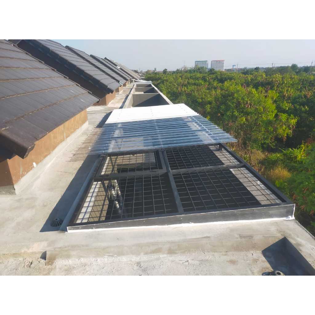 Kanopi rooftop kombinasi transparan dan teralis