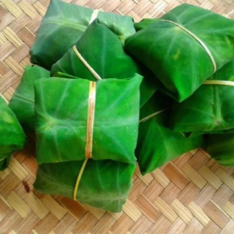 

daun talas 15 lembar bungkus buntil