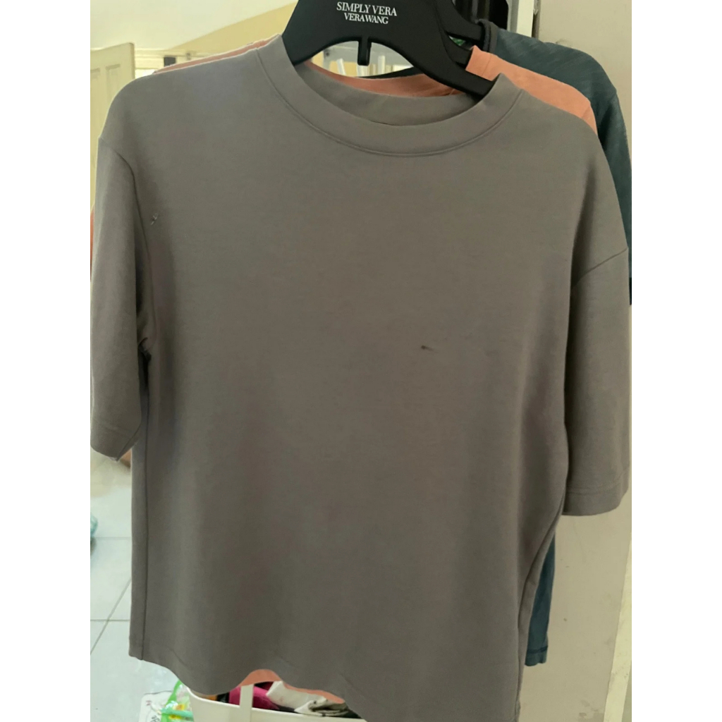 (PRELOVED) uniqlo oversize Kaos pria