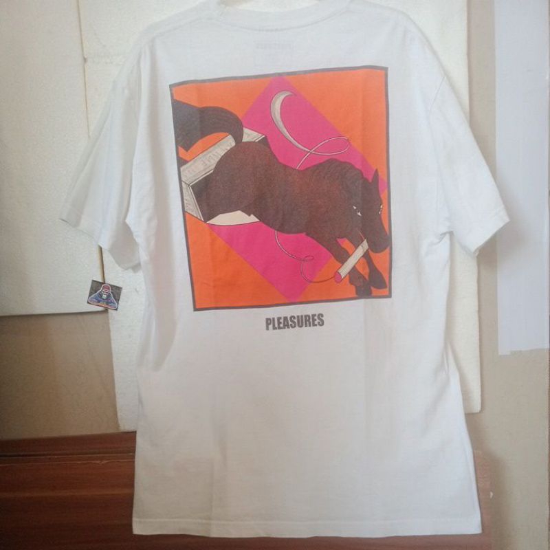 PLEASURES t shirt built up size L SECOND ORIGINAL