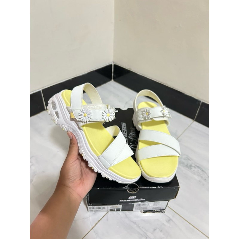 Sepatu sandal Skechers putih kuning sale 70% ukuran 35 dan 36