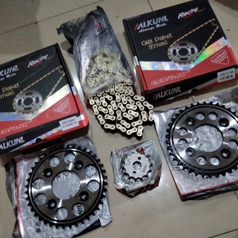 GEAR GIR SET MLKUNL 428HG RANTAI CHOHO GOLD SUPRA FIT NEW KARISMA KHARISMA X125 KIRANA BLADE 110 REV