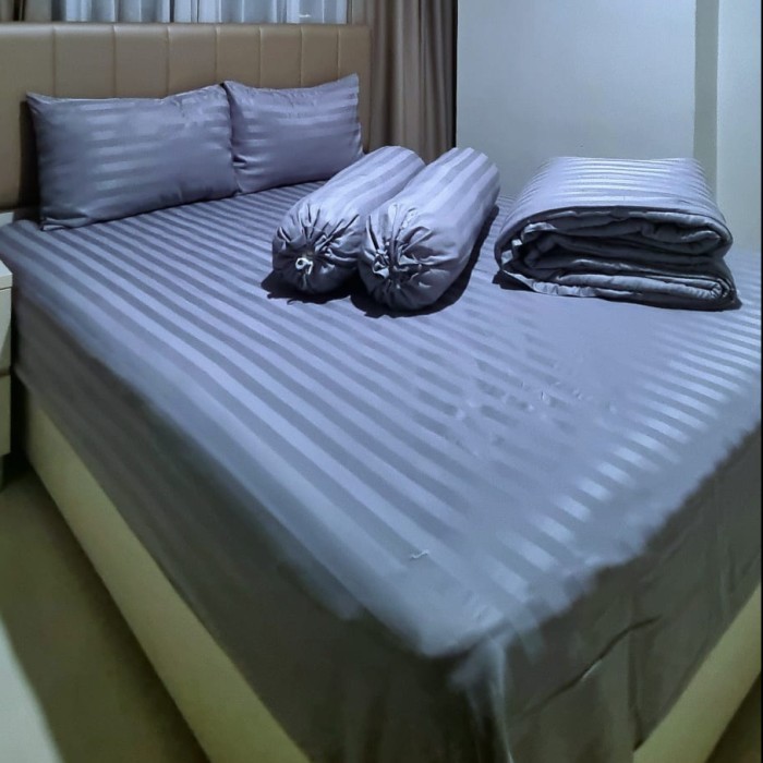 Sprei Microtencel Set, tinggi 40cm