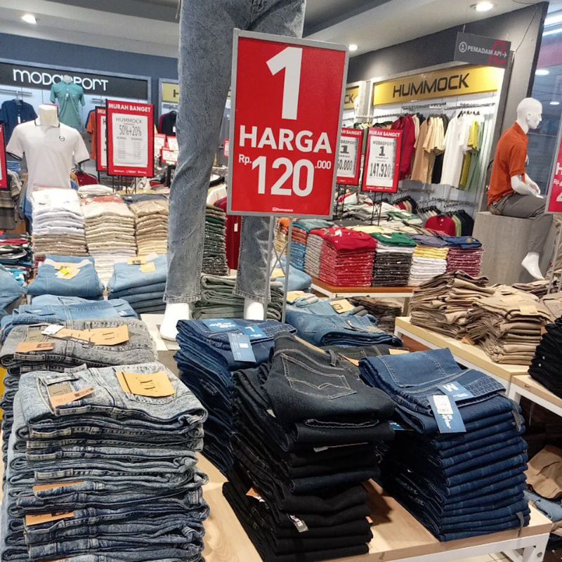 celana jeans A X house live  chat admin Ramayana Cikarang