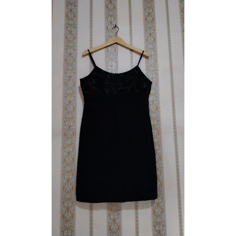mini dress hitam