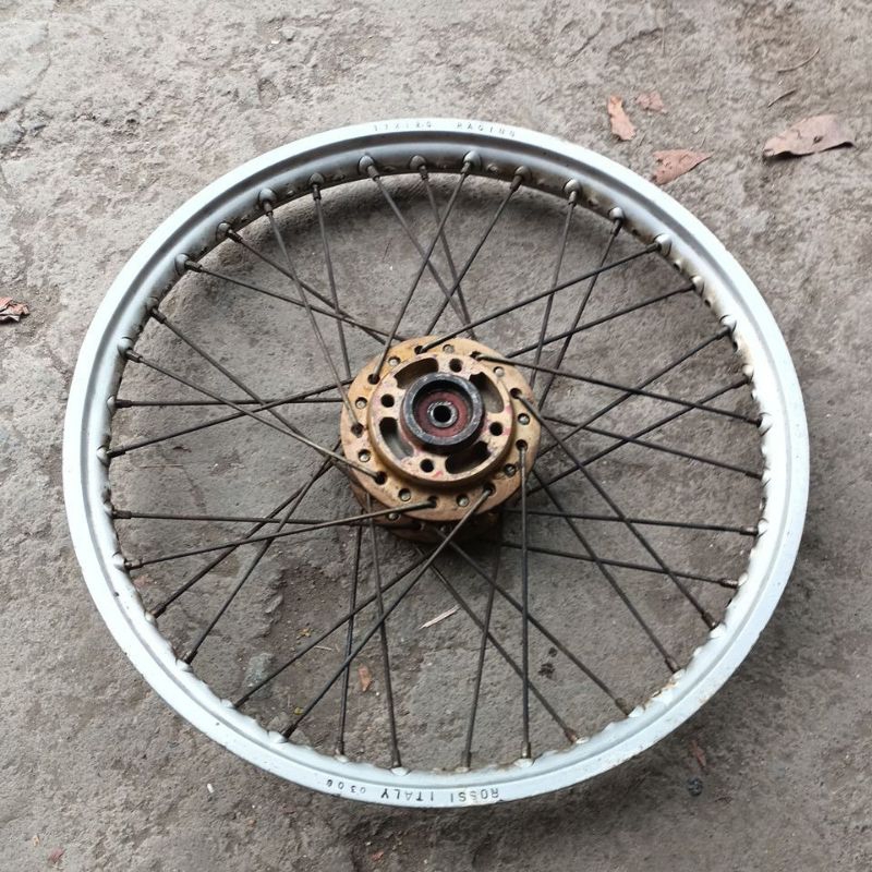 velg jari2 depan Suzuki  satria 2 tak
