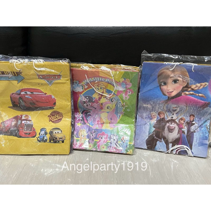 

Tas kertas snack ulang tahun 20x28cm / tas kertas karakter mix / tas kado ultah isi 10 pcs