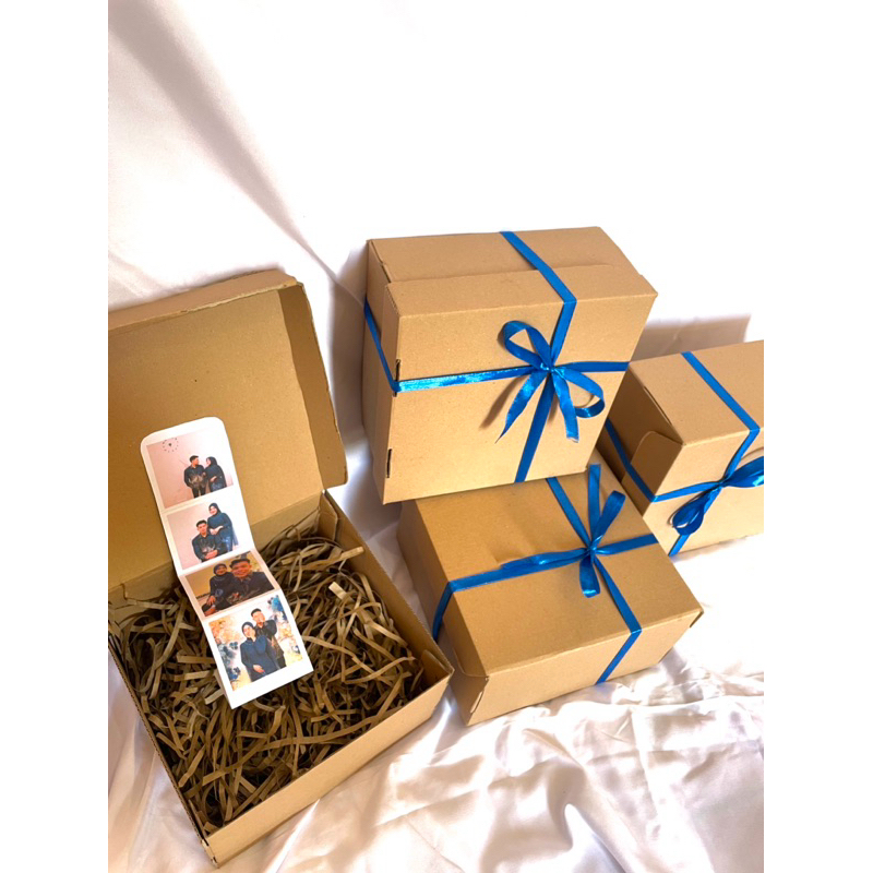 

Kotak kado / Gift Box aesthetic Ukuran 25 x 25 x 10