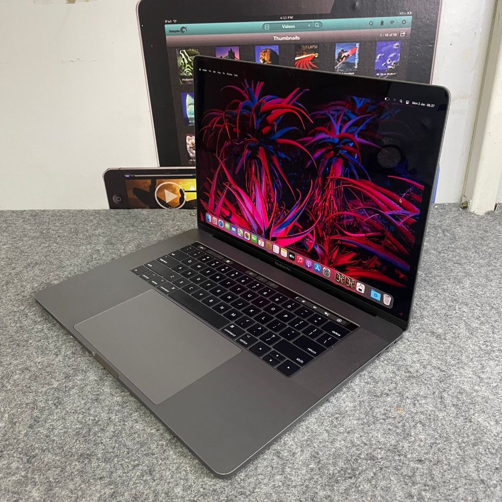 macbook pro retina 2018 Ram 16 SSD 256 512 GB 15 inch intel core i7 touchbar second