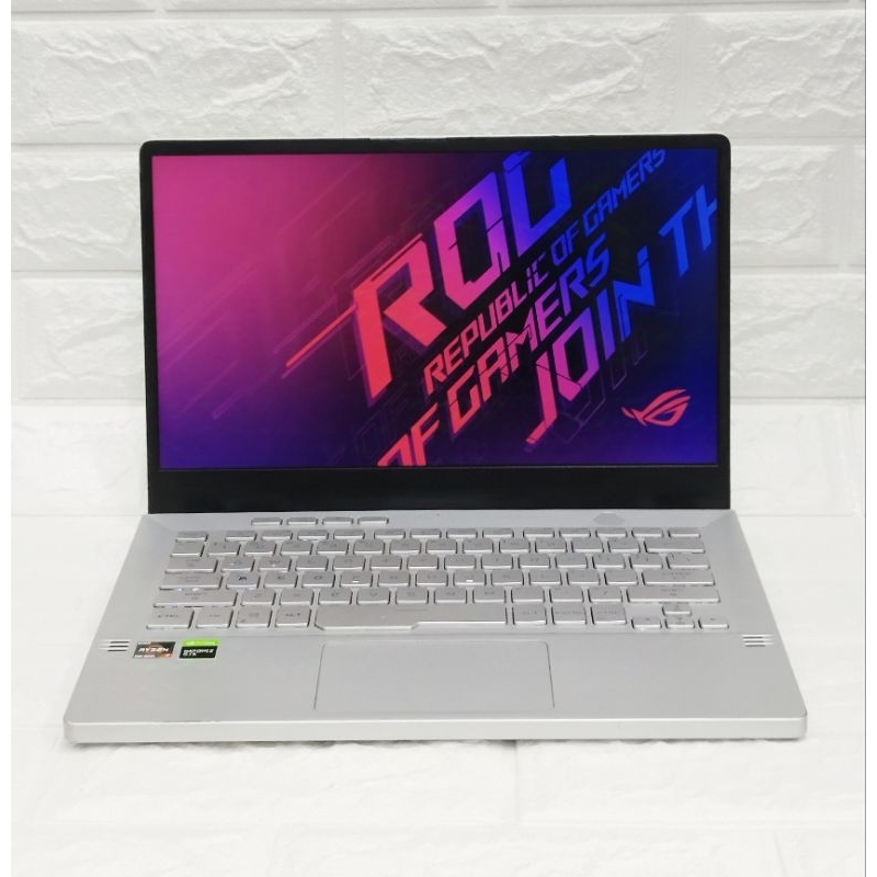 Laptop ASUS ROG ZEPHYRUS G14 AMD RYZEN 7 RAM 16 GB SSD 512 GB