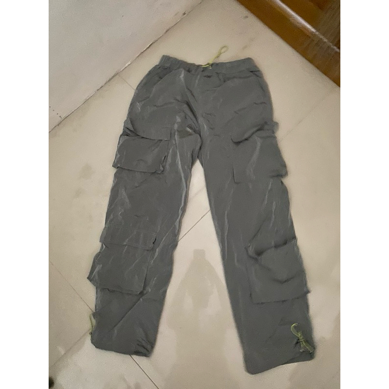 Celana Cargo Parasut Preloved