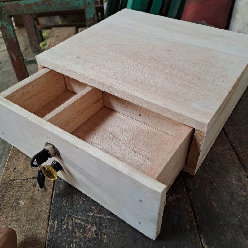 Laci kasir laci uang toko tempat penyimpanan uang dari kayu ada KUNCINYA (p30cmxl25cmxt10cm)