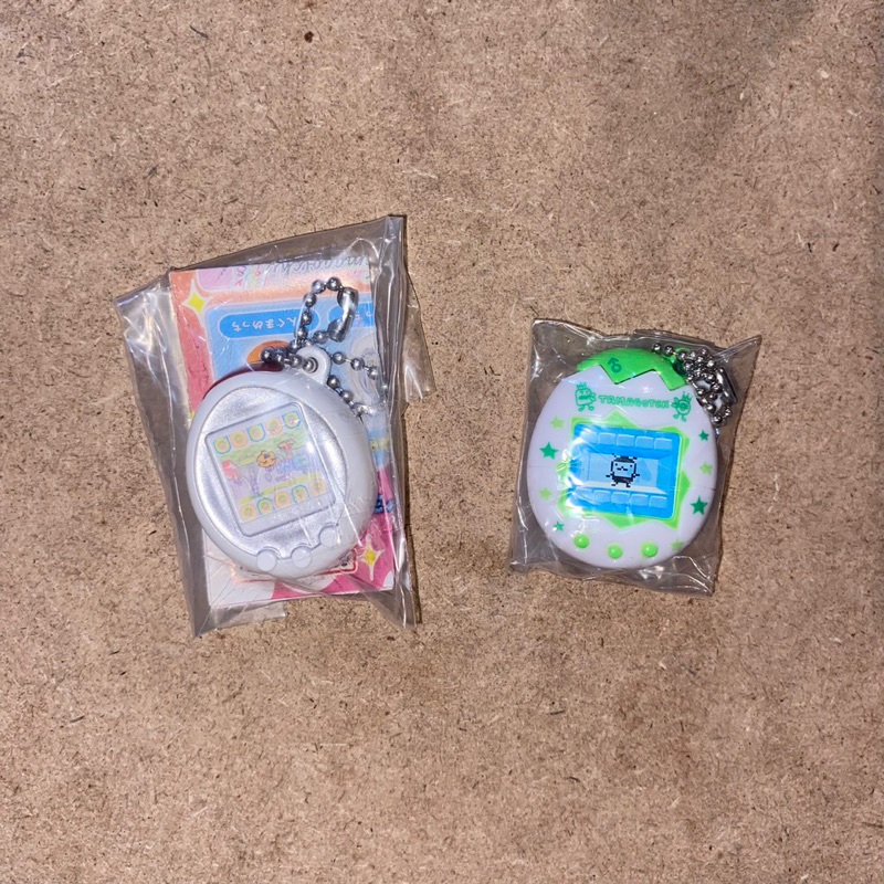 Tamagotchi miniature keychain gacha peko chan love&berry squishy roti ktp kucing kartu nama nameneko