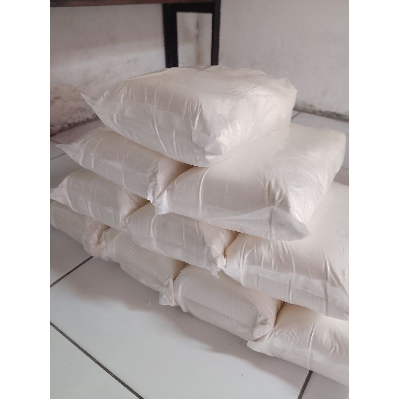 

TEPUNG TERIGU SEGITIGA BIRU REPACK 1KG