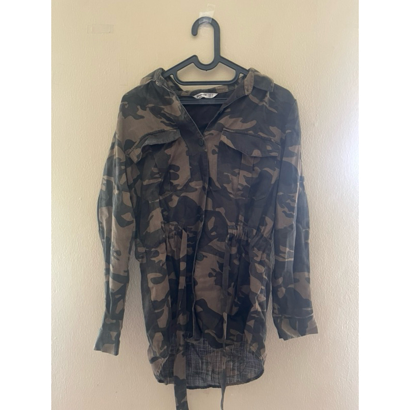 kemeja stradivarius
