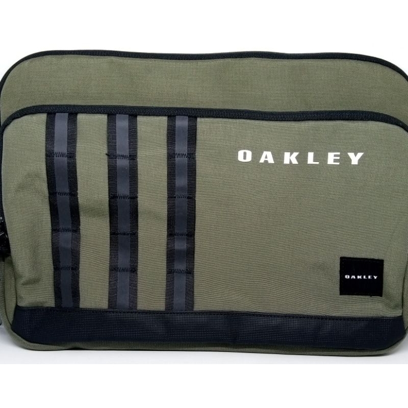 Oakley Messenger Bag