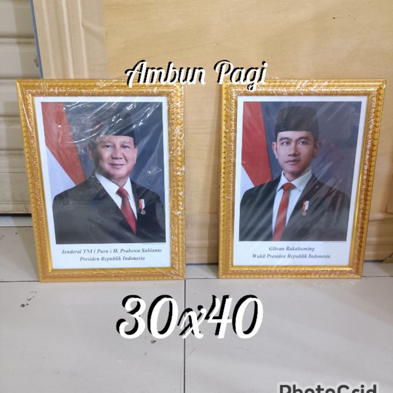 

best seller bingkai foto presiden Prabowo dan wakil Gibran uk. 30cm x 40cm ready stock