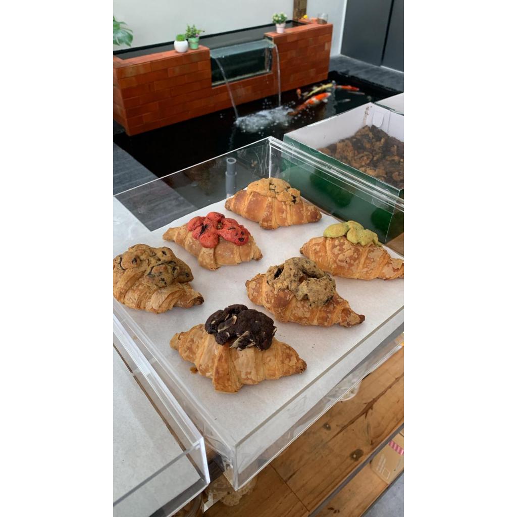 

Hampers Lebaran Croissant Cookies