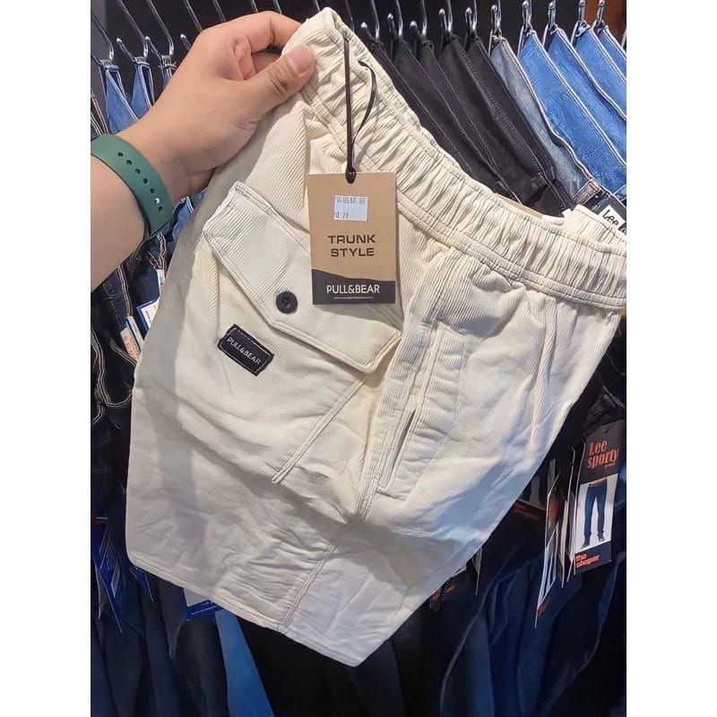 CELANA PENDEK CORDUROY PRIA PULL&BEAR