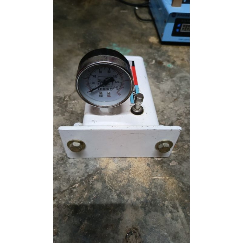 Alat service hp.  * Separator Lcd * Bubble remover * Lampu uv box