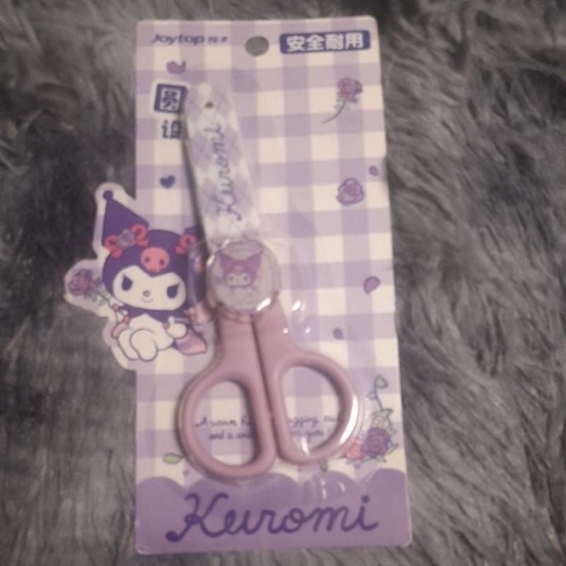 

GUNTING SANRIO