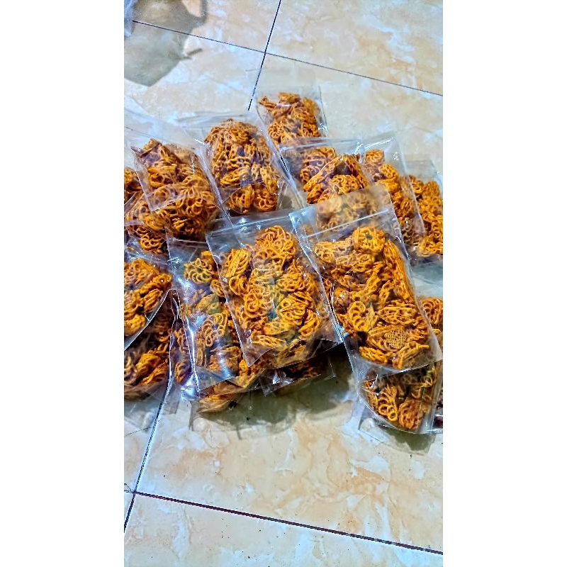 

KERUPUK SEBLAK KERING PEDAS DAUN JERUK