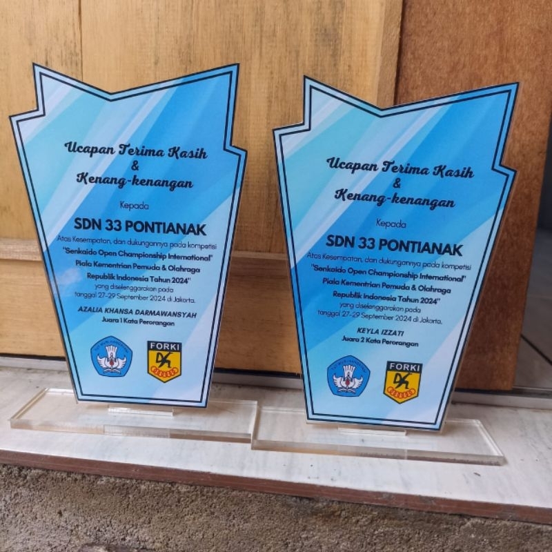 Plakat akrilik