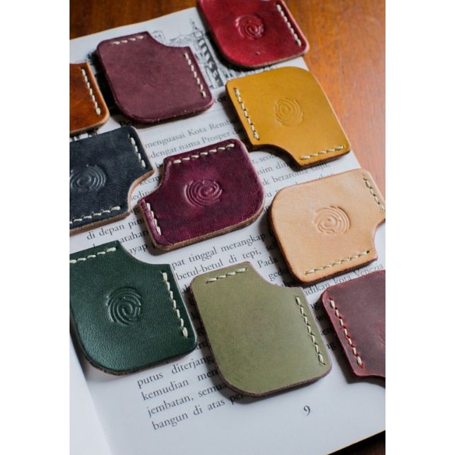 

KI3 MARKA Leather Bookmark Vegtan