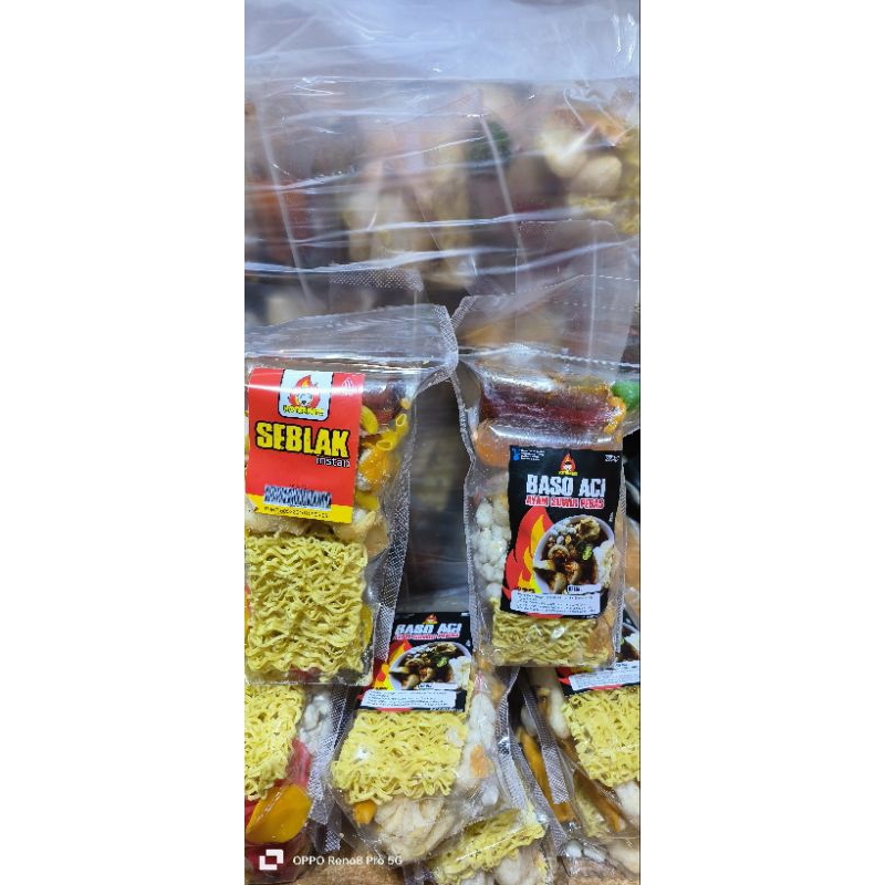 

boci instan & seblak instan ukuran 250gr.harga tertera untuk 1item