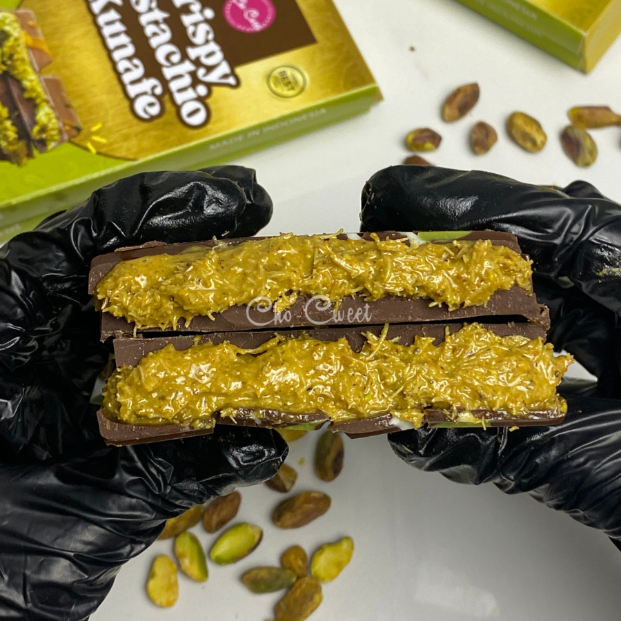 

pink CHO-CWEEET CHOCOLATE JUMBO CRISPY PISTACHIO KUNAFE COKLAT VIRAL DUBAI