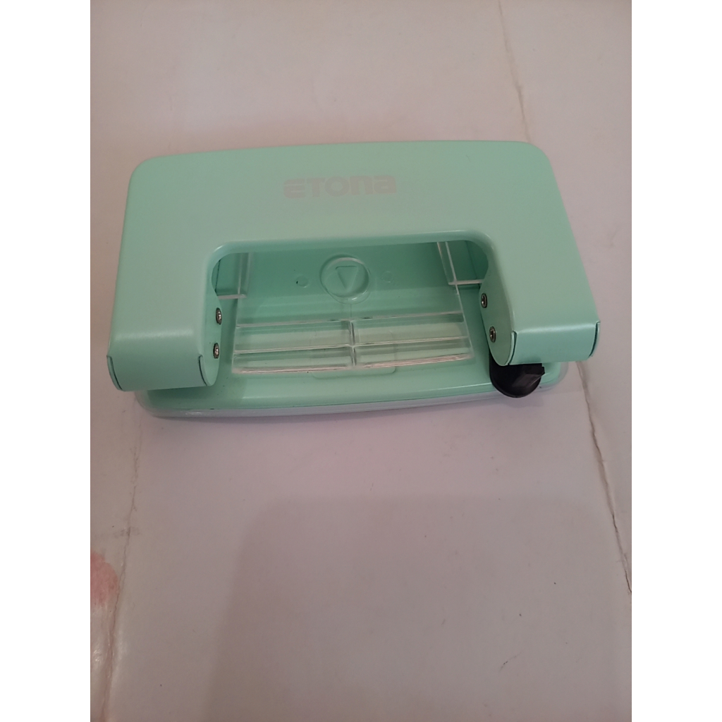 

Perforator //pembolong kertas